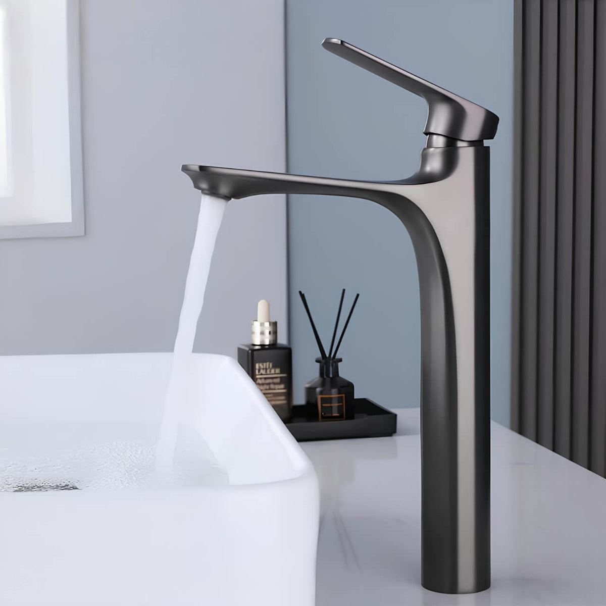 Gebürsteter Messing-Wasserhahn