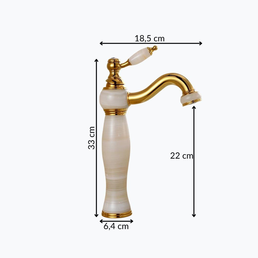 Marmor- und Gold-Wasserhahn