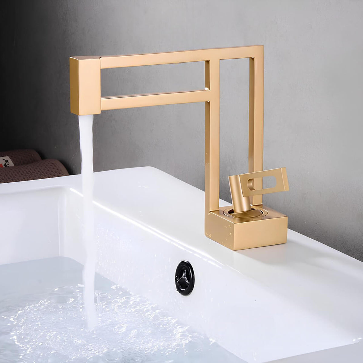 Kaskadenhahn, Designer-Messing